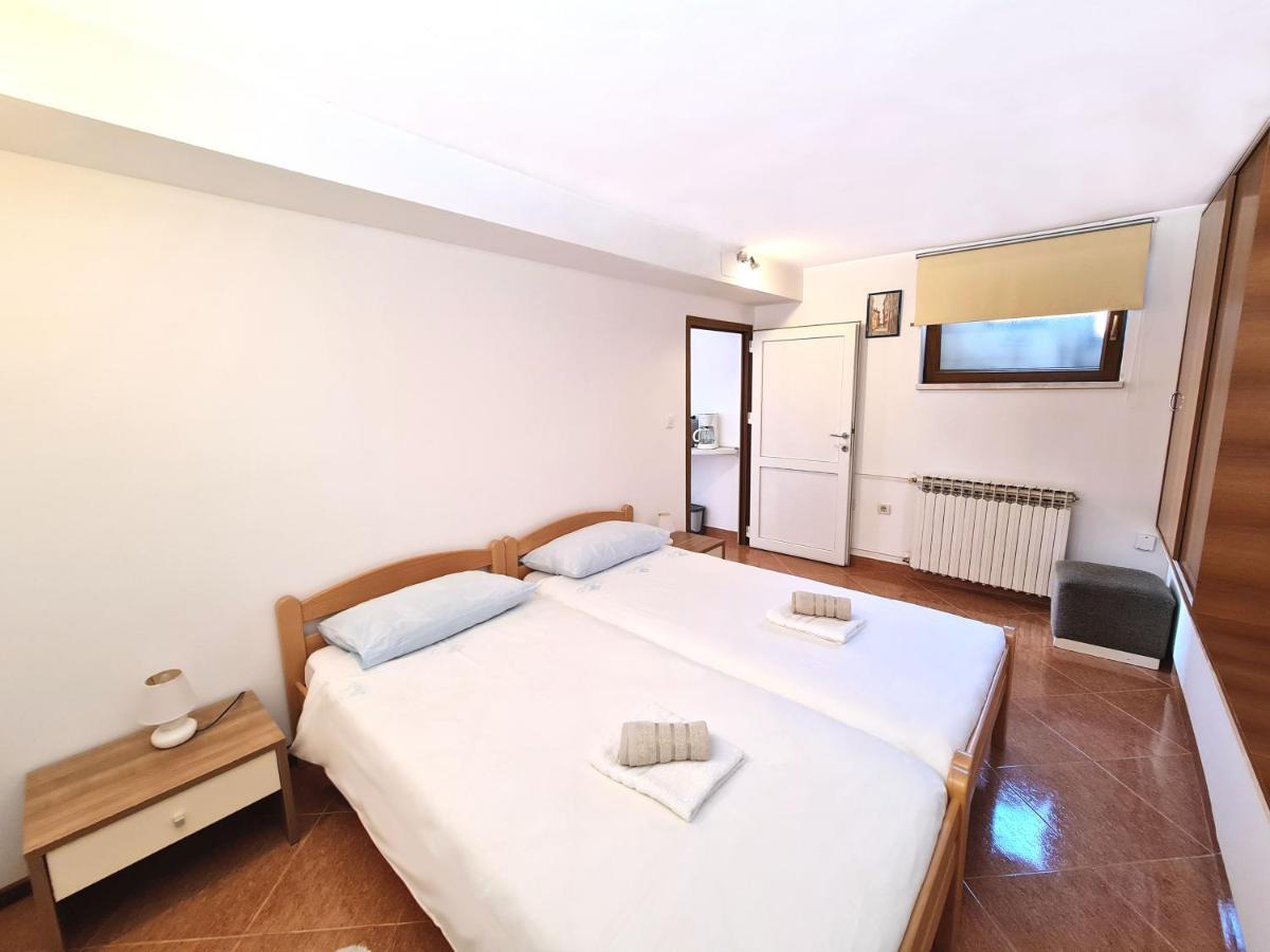 Guesthouse Casa Barbaro ロヴィンスコ・セロ エクステリア 写真