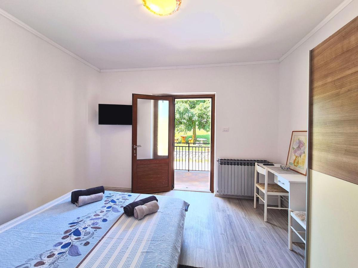 Guesthouse Casa Barbaro ロヴィンスコ・セロ エクステリア 写真