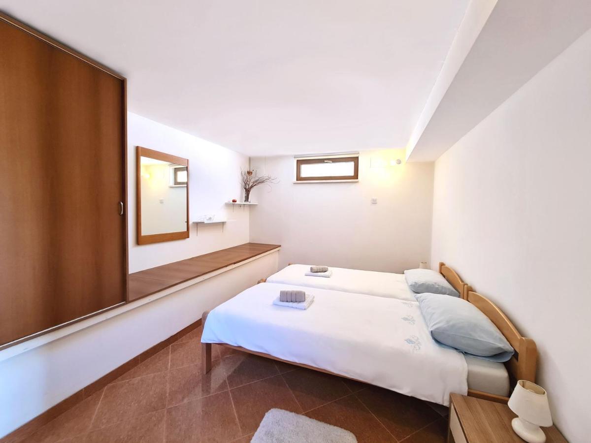 Guesthouse Casa Barbaro ロヴィンスコ・セロ エクステリア 写真